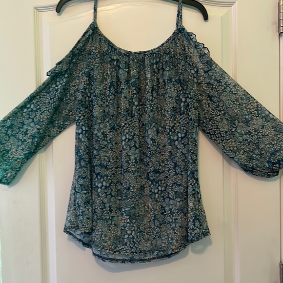 Mesh material flowy top - Picture 1 of 5